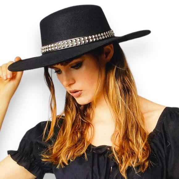 Black Flat Round Crown Extra Wide Brim Fedora Hat Silver Studded Band - NEW - Picture 1 of 3